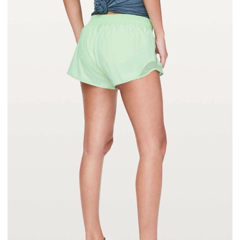 Lululemon Hotty Hot Short 2.5" Citra Lime Size 4